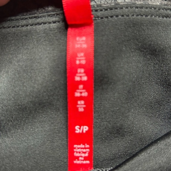 Spanx Faux Leather Matte Snake Leggings Small High Waist Compression - Picture 11 of 16